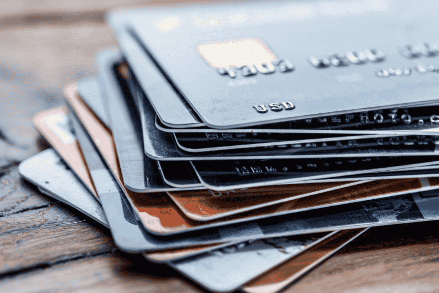Low-Interest vs. Rewards Credit Cards: Which Suits Your Spending Habits?